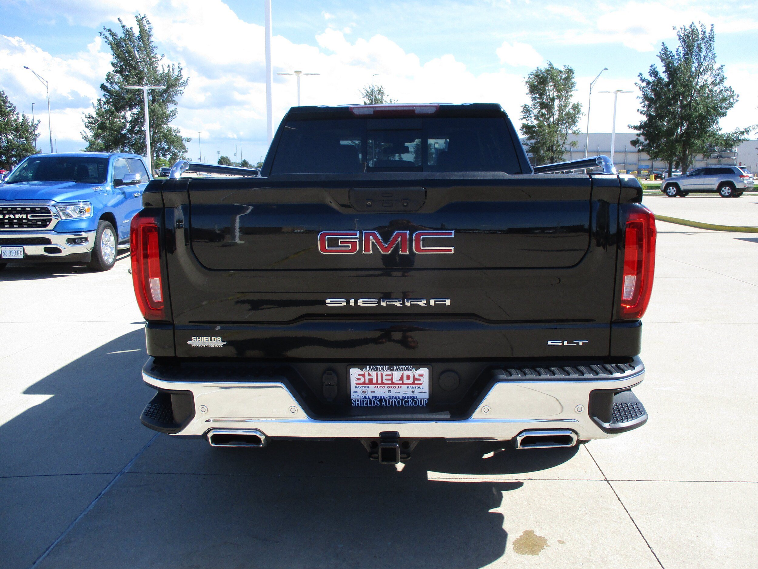 Used 2019 GMC Sierra 1500 SLT w/ SLT Premium Plus Package AWD/4WD image 5
