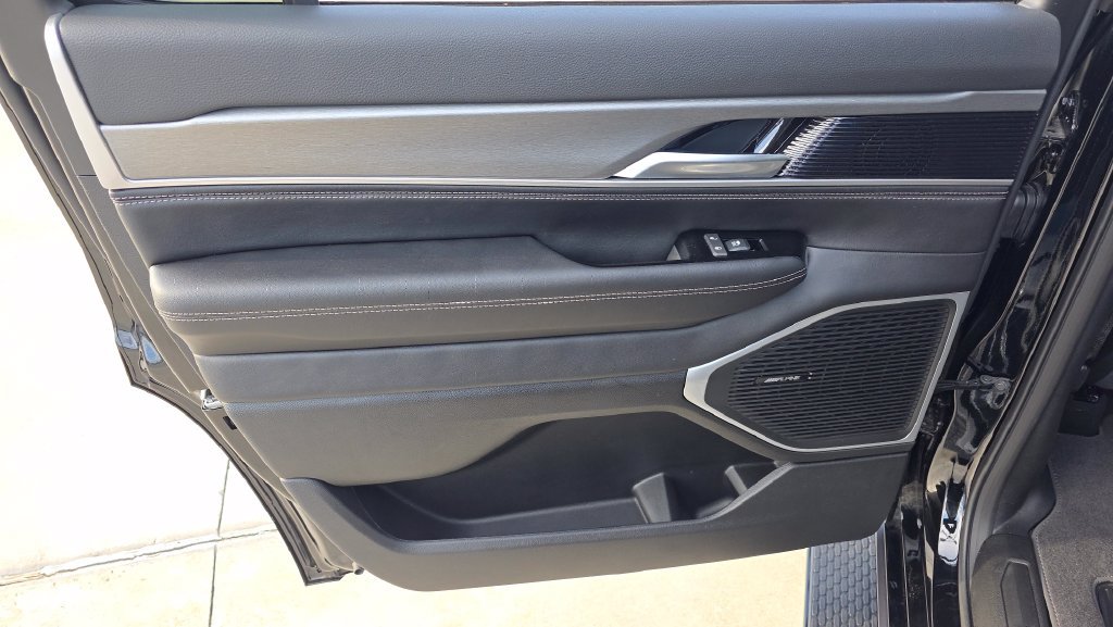New 2026 Jeep Grand Wagoneer Limited AWD/4WD image 23