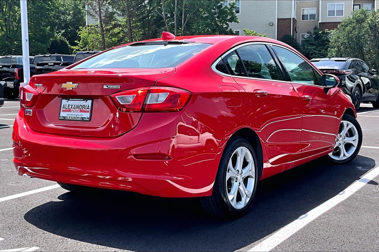 Used 2018 Chevrolet Cruze Premier FWD image 12