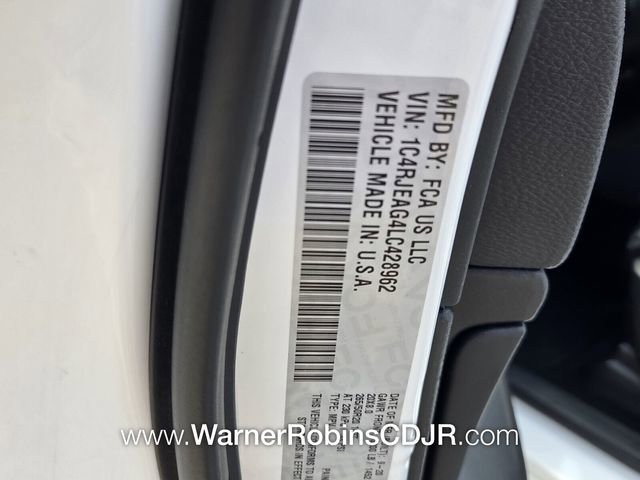 Used 2020 Jeep Grand Cherokee Altitude image 18