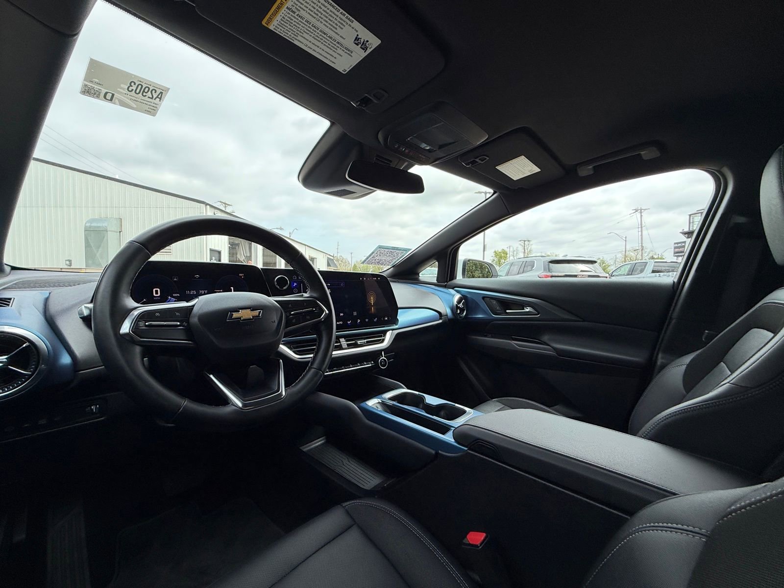 Used 2025 Chevrolet Equinox EV LT w/ Convenience Package FWD image 17