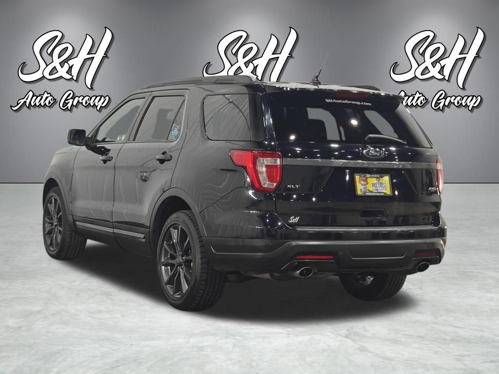 Used 2018 Ford Explorer XLT w/ XLT Appearance Package image 21