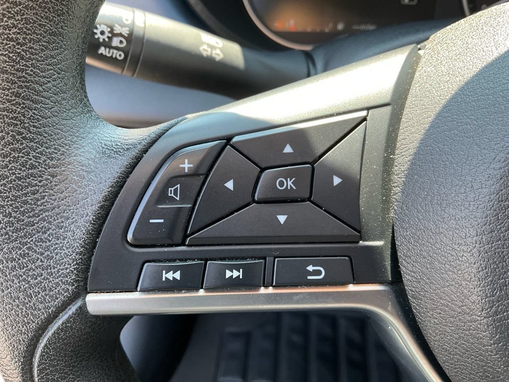 Used 2025 Nissan Versa SV FWD image 26