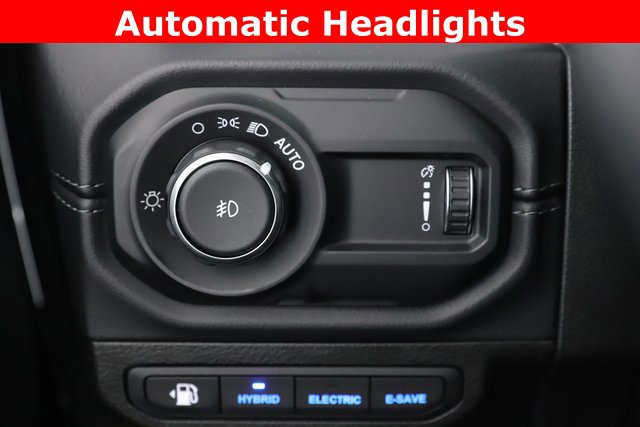 Used 2025 Jeep Wrangler Unlimited Sahara image 18