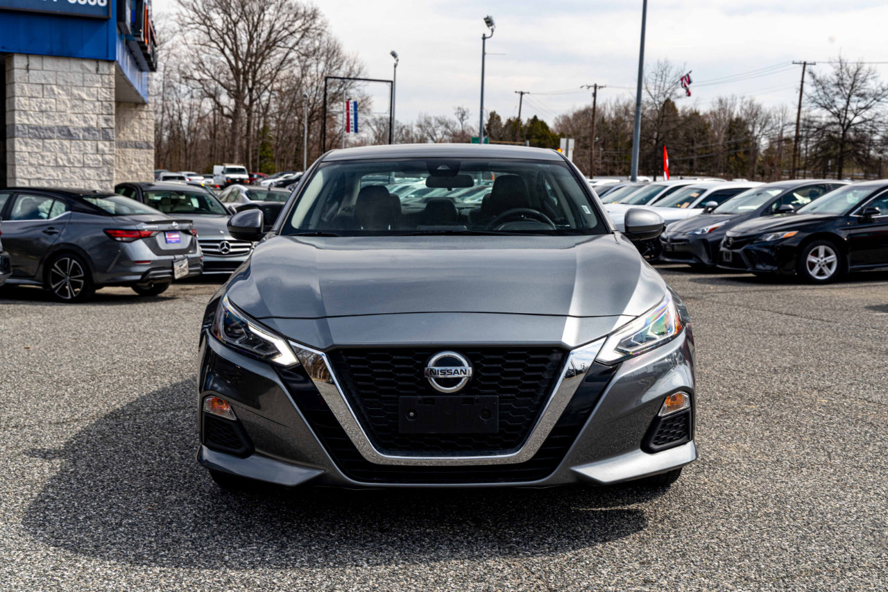 Used 2022 Nissan Altima 2.5 SV image 2