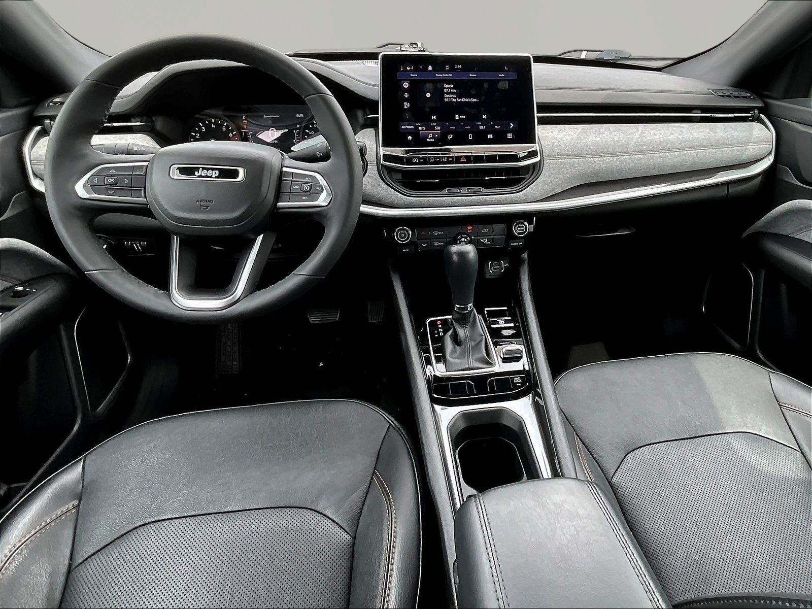 Used 2023 Jeep Compass Latitude AWD/4WD image 7