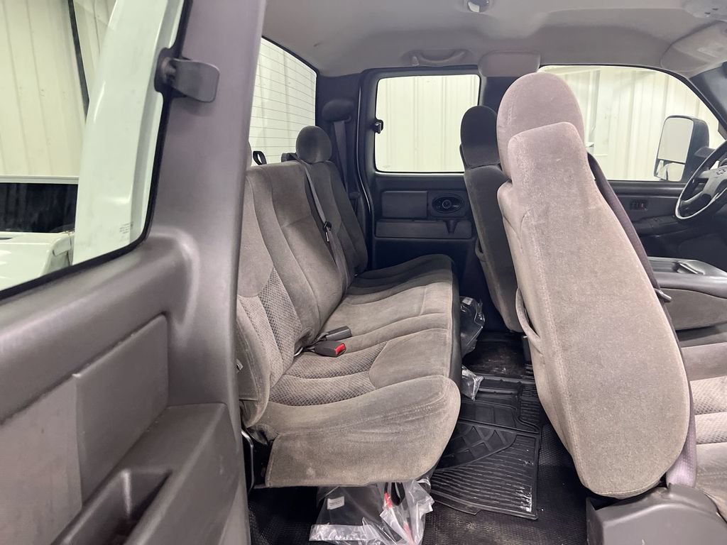 Used 2006 Chevrolet Silverado 2500 LT AWD/4WD image 19