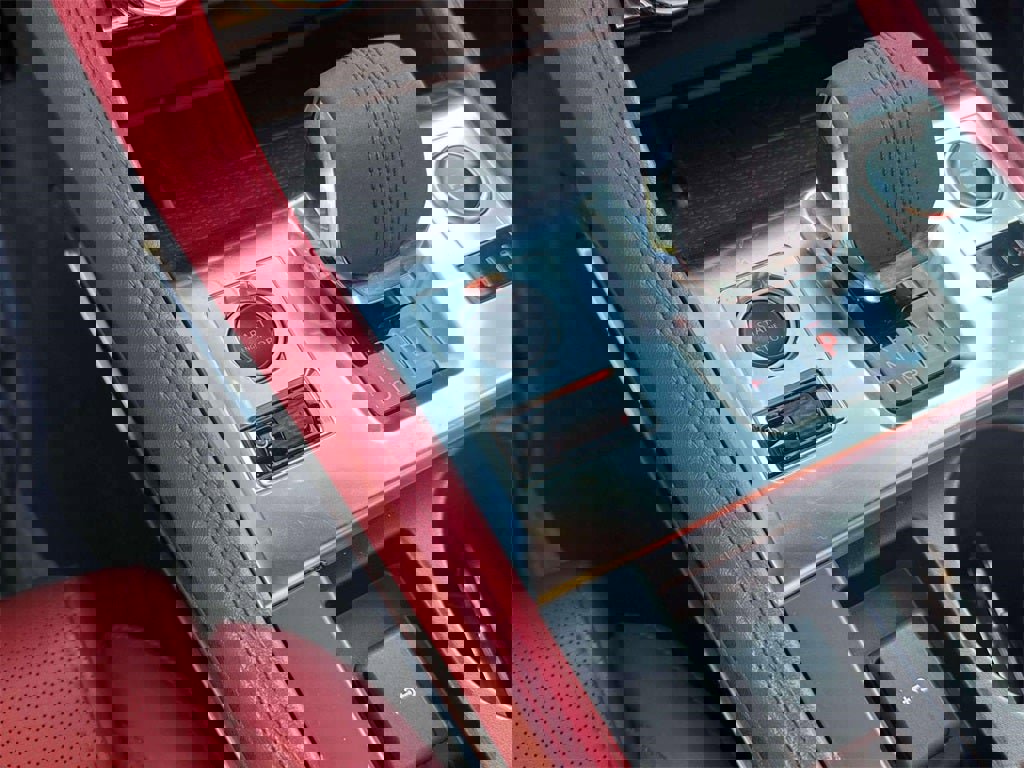 Used 2021 Jaguar F-PACE R-Dynamic S image 34