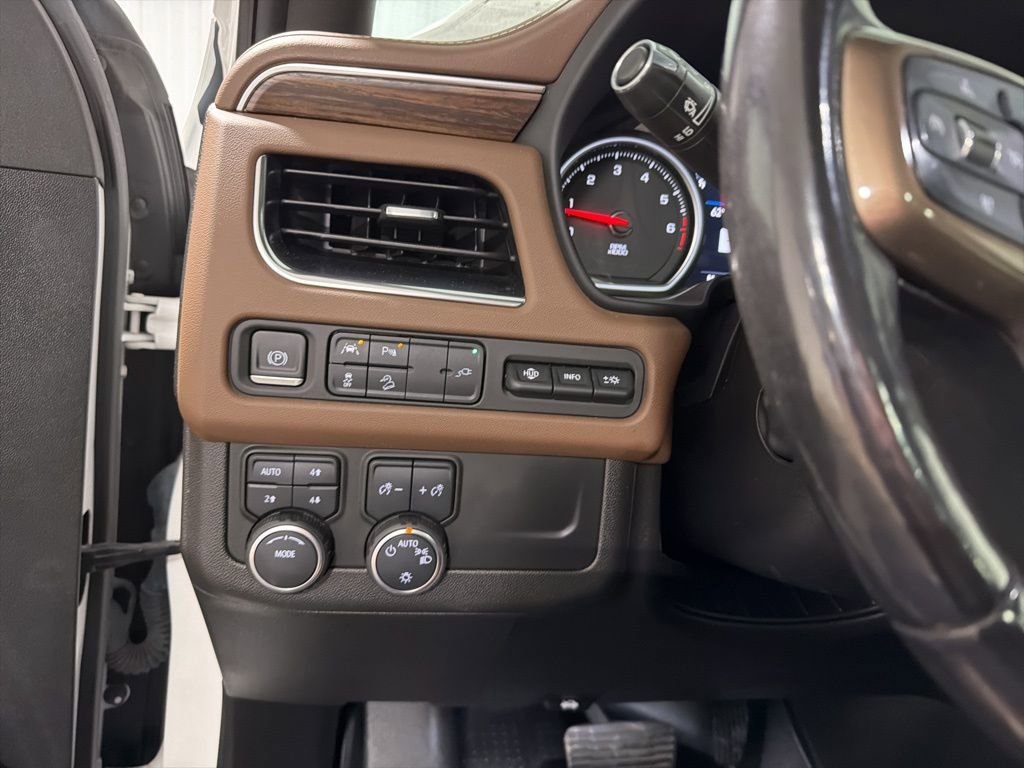 Used 2021 Chevrolet Suburban High Country AWD/4WD image 41