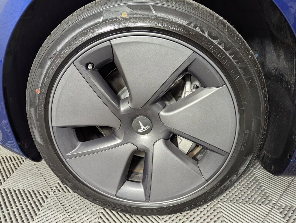 Used 2023 Tesla Model 3 Standard Range image 8