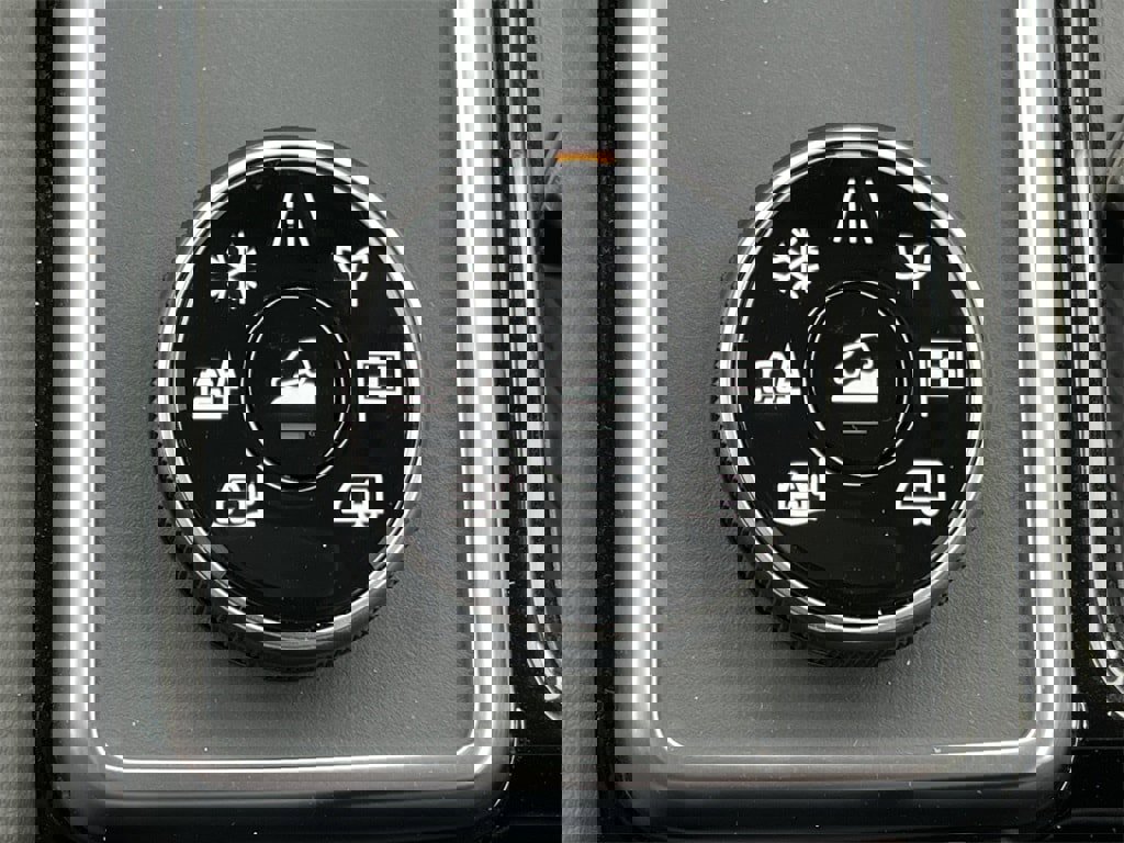 New 2026 Nissan Pathfinder SL image 29