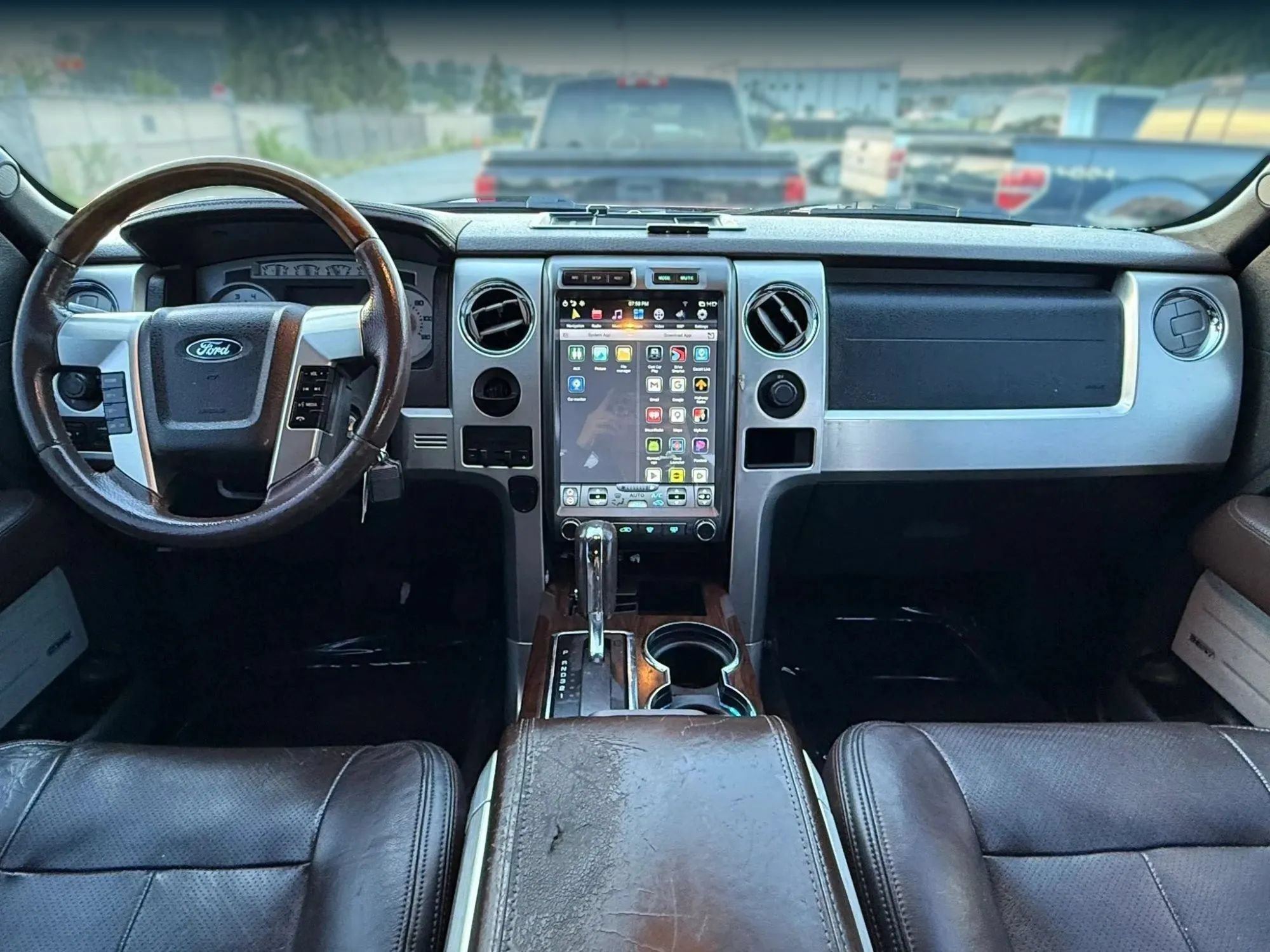 Used 2010 Ford F150 Platinum RWD image 3