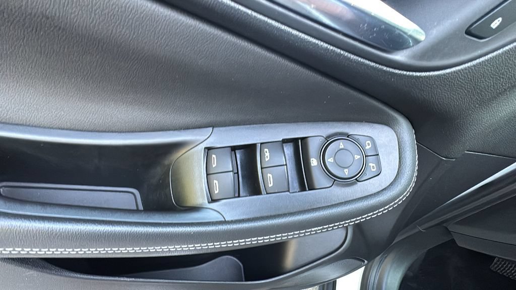 Used 2025 Buick Encore GX Preferred AWD/4WD image 13