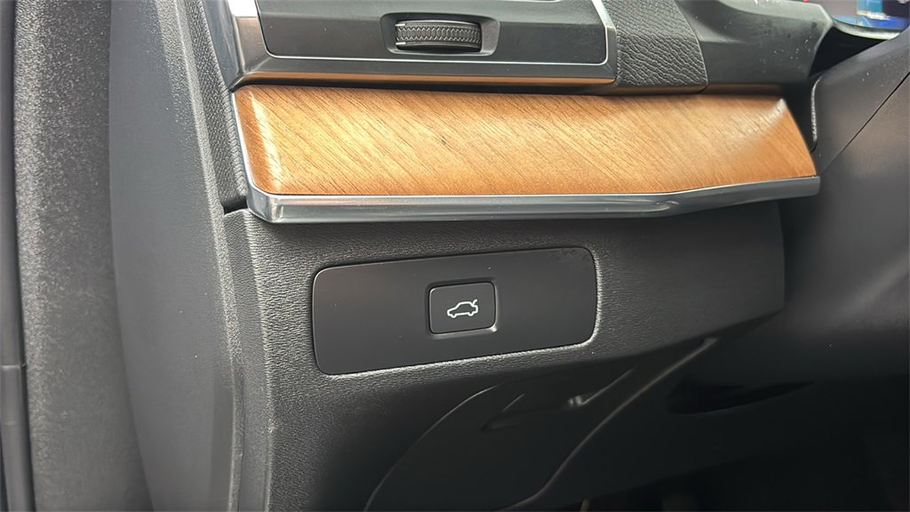 Certified 2023 Volvo XC90 B6 Core w/ Climate Package image 15