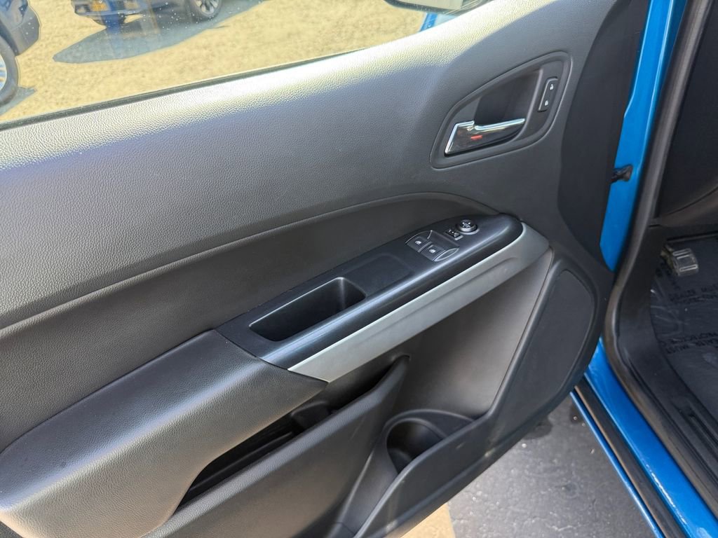 Used 2022 Chevrolet Colorado LT w/ LT Convenience Package image 11