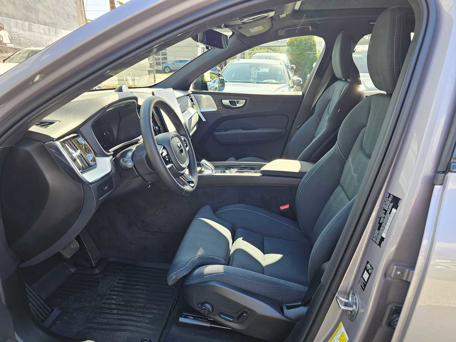 New 2026 Volvo XC60 B5 Ultra w/ Protection Package Premier image 25