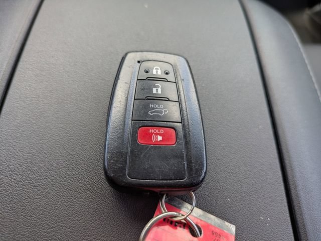 Used 2023 Toyota Highlander XLE AWD/4WD image 34