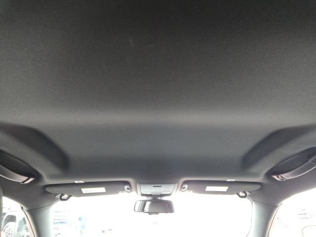 Used 2023 Dodge Challenger SXT w/ Blacktop Package image 31