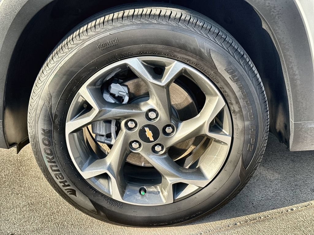Used 2026 Chevrolet Trax LT w/ Sunroof Package FWD image 10