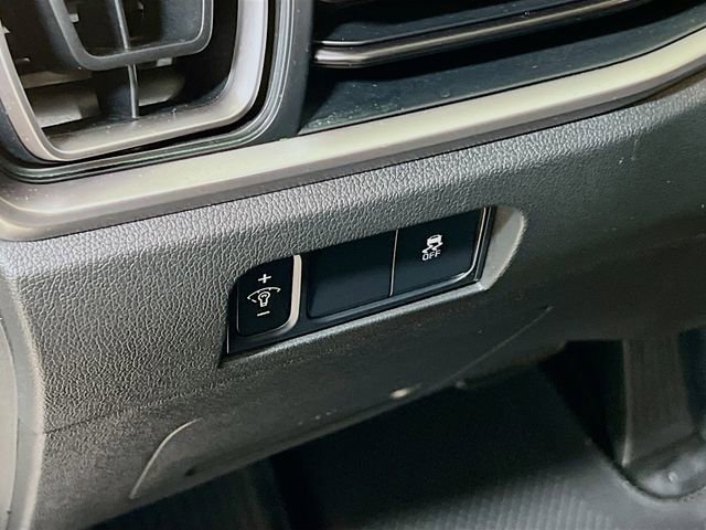 Certified 2024 Kia Sorento LX image 10
