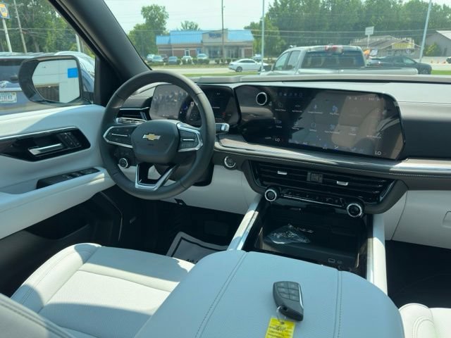 New 2026 Chevrolet Suburban Premier w/ Sun And Tow Package AWD/4WD image 18