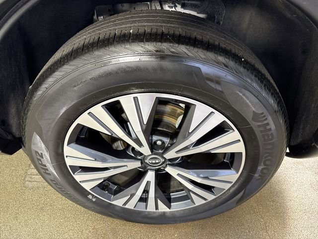 Used 2023 Nissan Rogue SV image 5