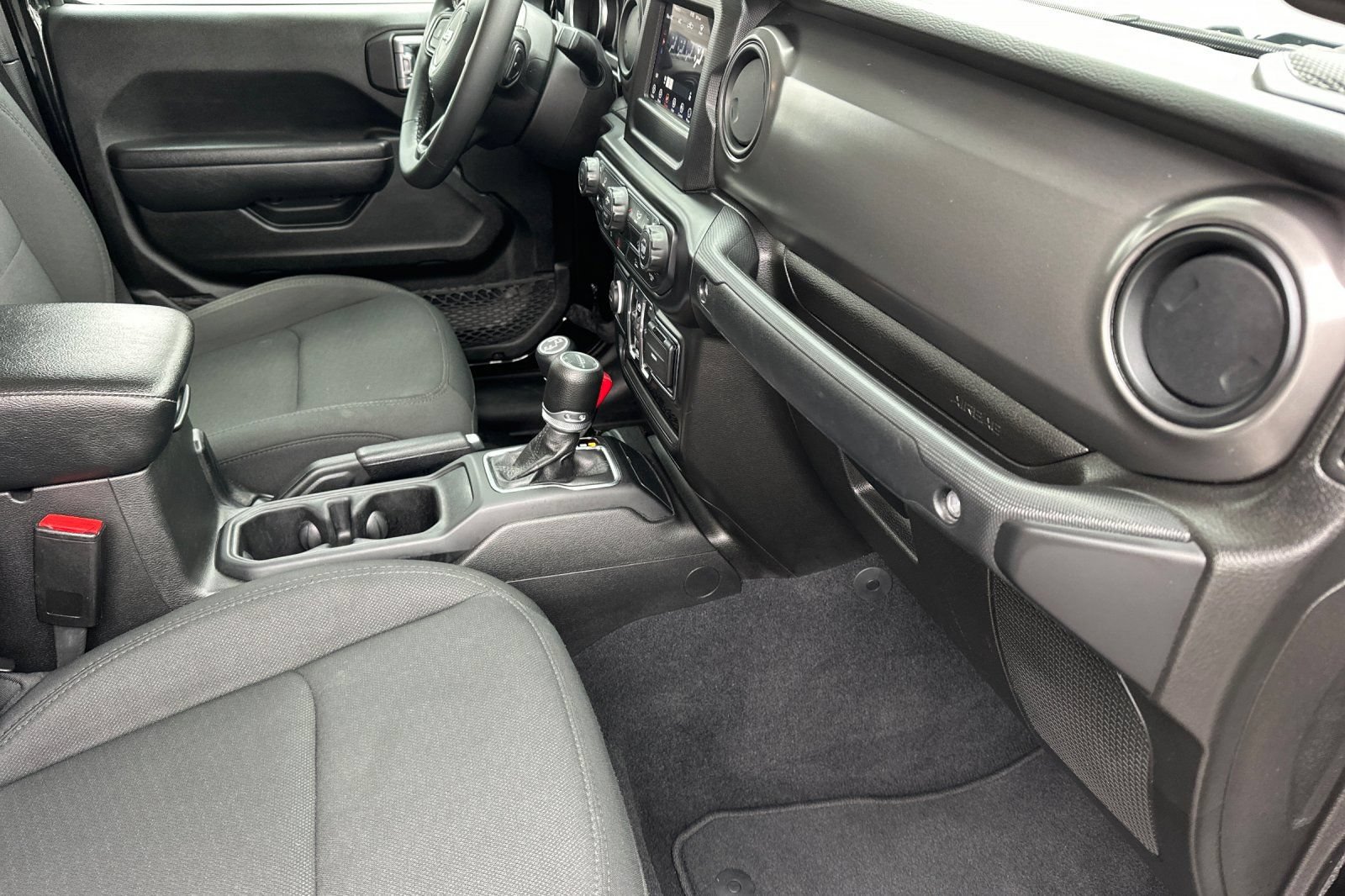 Used 2022 Jeep Gladiator Sport AWD/4WD image 18