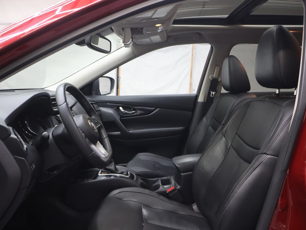 Used 2019 Nissan Rogue SL w/ Premium Package AWD/4WD image 16