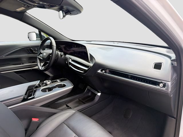 Used 2024 Cadillac Lyriq Sport AWD/4WD image 15