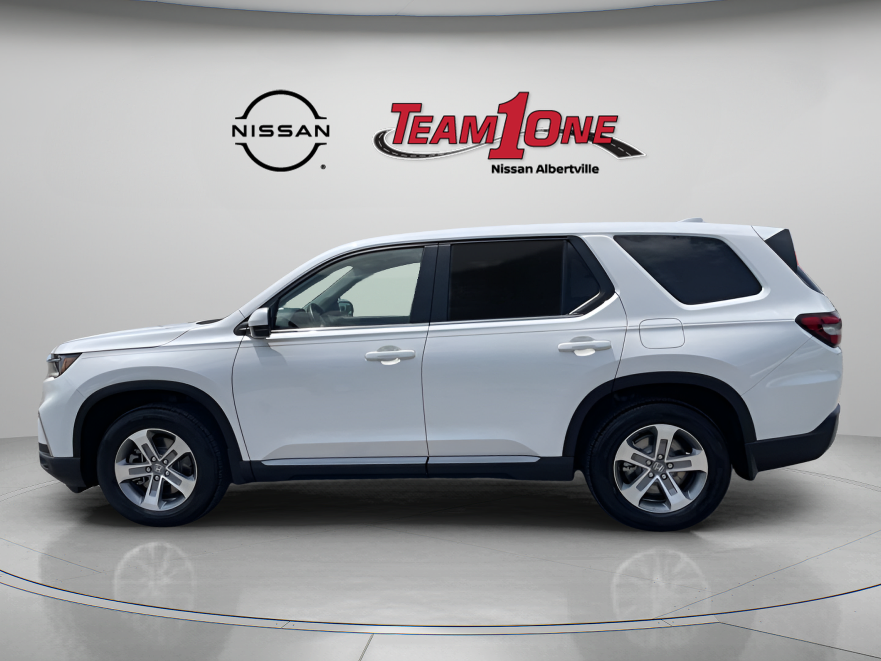 Used 2025 Honda Pilot EX-L image 5