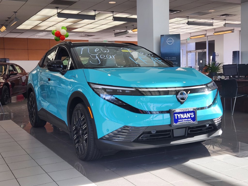 New 2026 Nissan Leaf Platinum+ w/ Cargo Package (Platinum+)