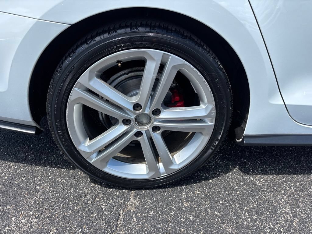 Used 2017 Volkswagen Jetta GLI FWD image 11