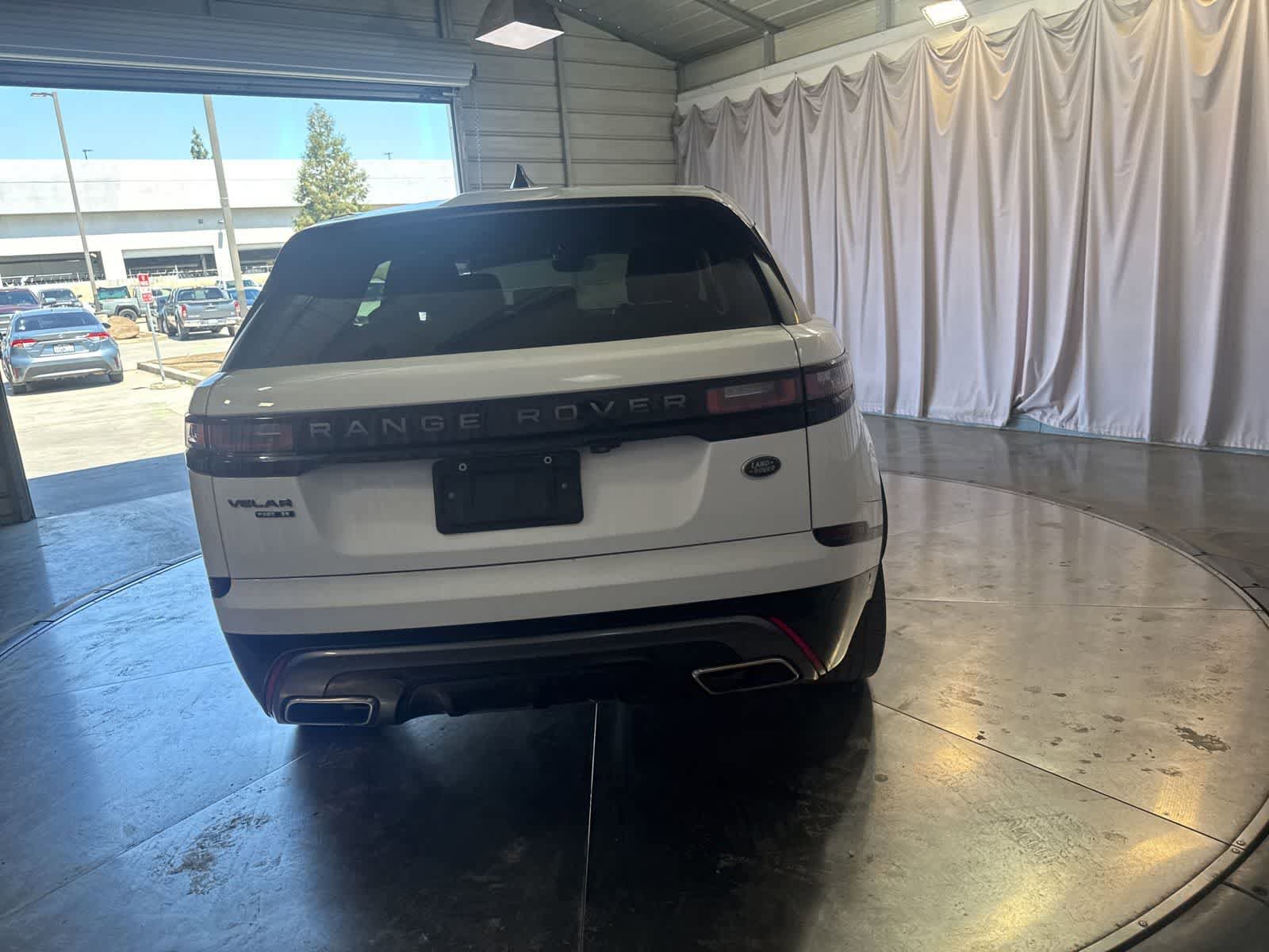 Used 2018 Land Rover Range Rover Velar R-Dynamic SE AWD/4WD image 6