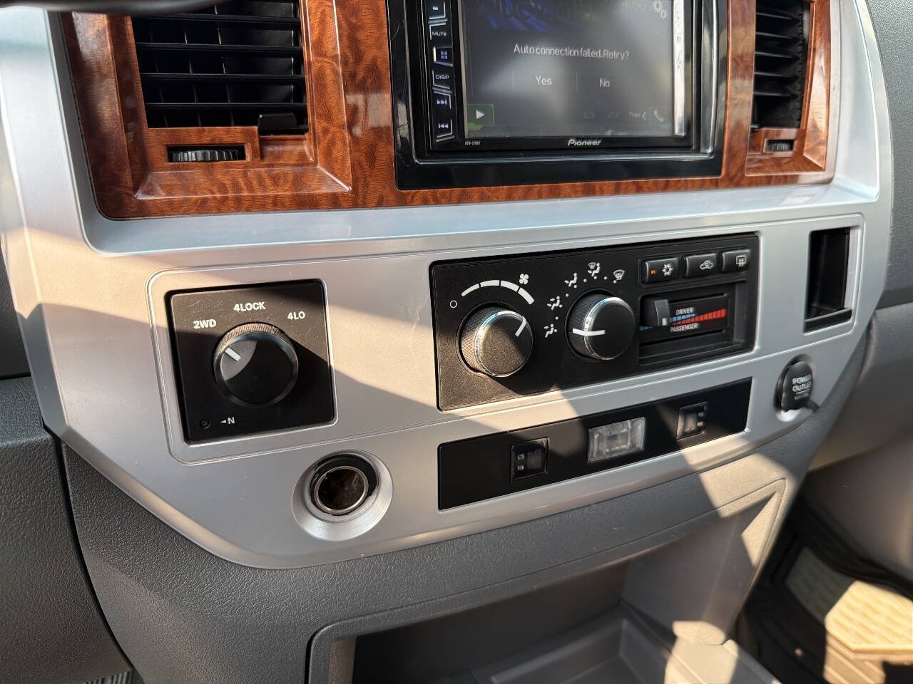 Used 2006 Dodge Ram 2500 Truck Laramie w/ Protection Group AWD/4WD image 30
