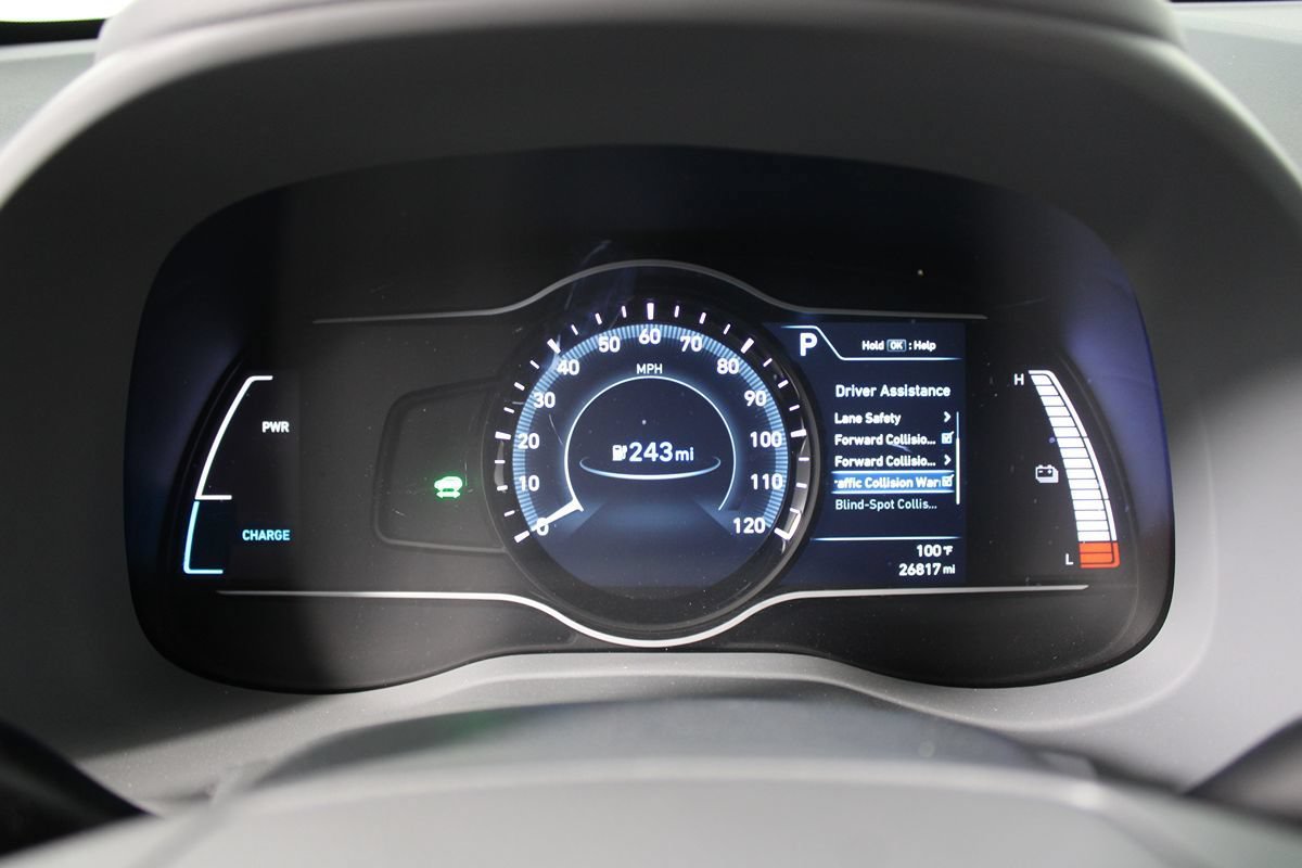 Used 2021 Hyundai Kona Limited w/ Cargo Package FWD image 13