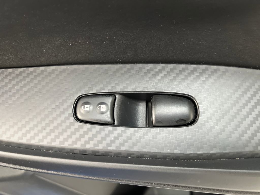 Used 2025 Nissan Sentra SV FWD image 23
