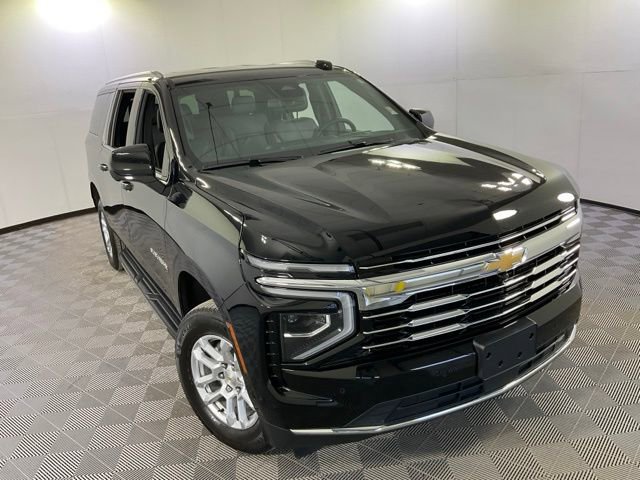 Used 2025 Chevrolet Suburban LT image 47