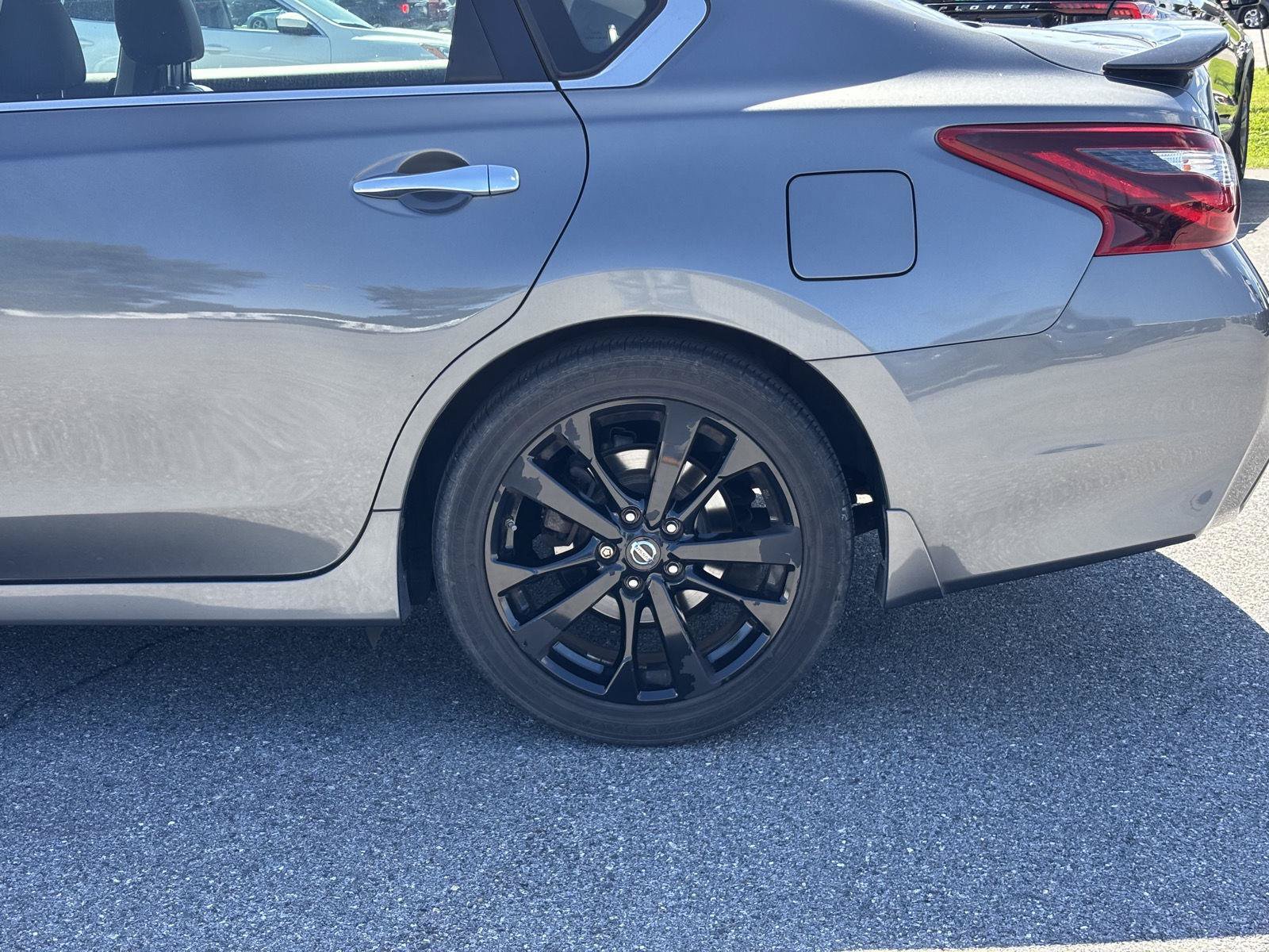Used 2018 Nissan Altima 2.5 SR w/ SR Midnight Edition FWD image 7