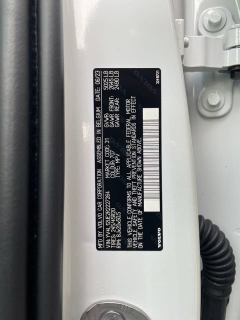 Certified 2024 Volvo XC40 B5 Plus w/ Protection Package Premier AWD/4WD image 27