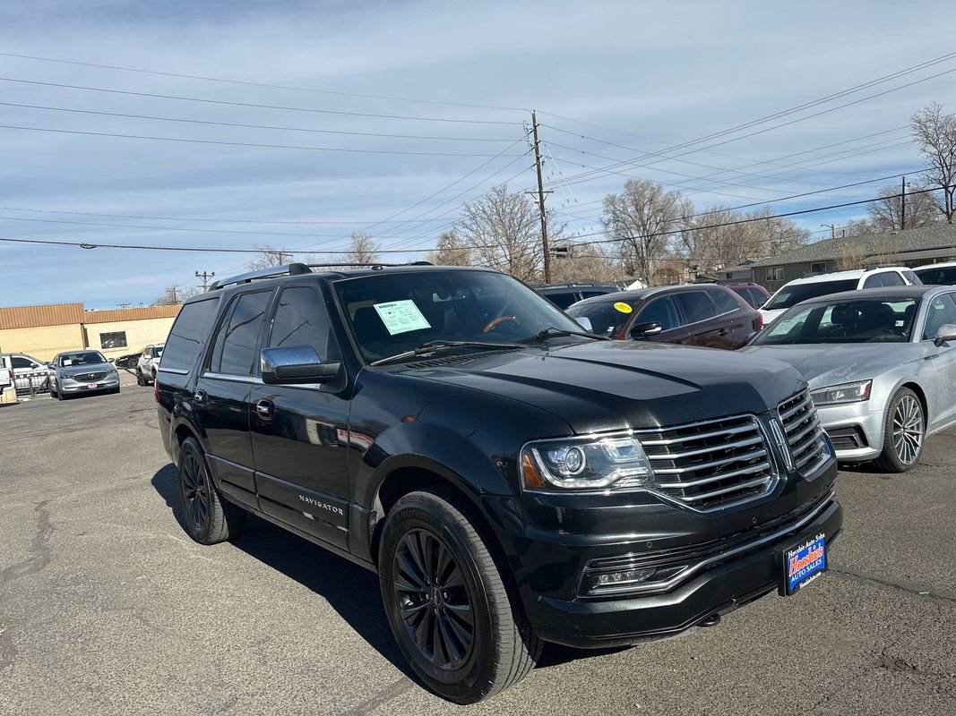 Used 2015 Lincoln Navigator image 5