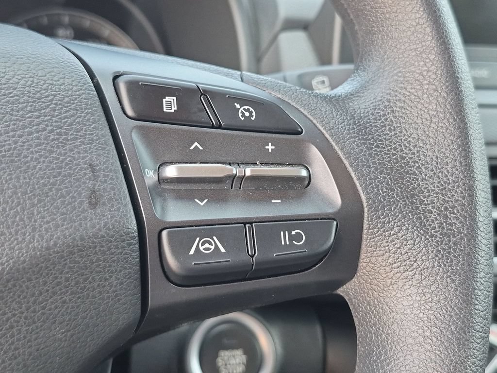 Certified 2022 Hyundai Kona SEL AWD/4WD image 17