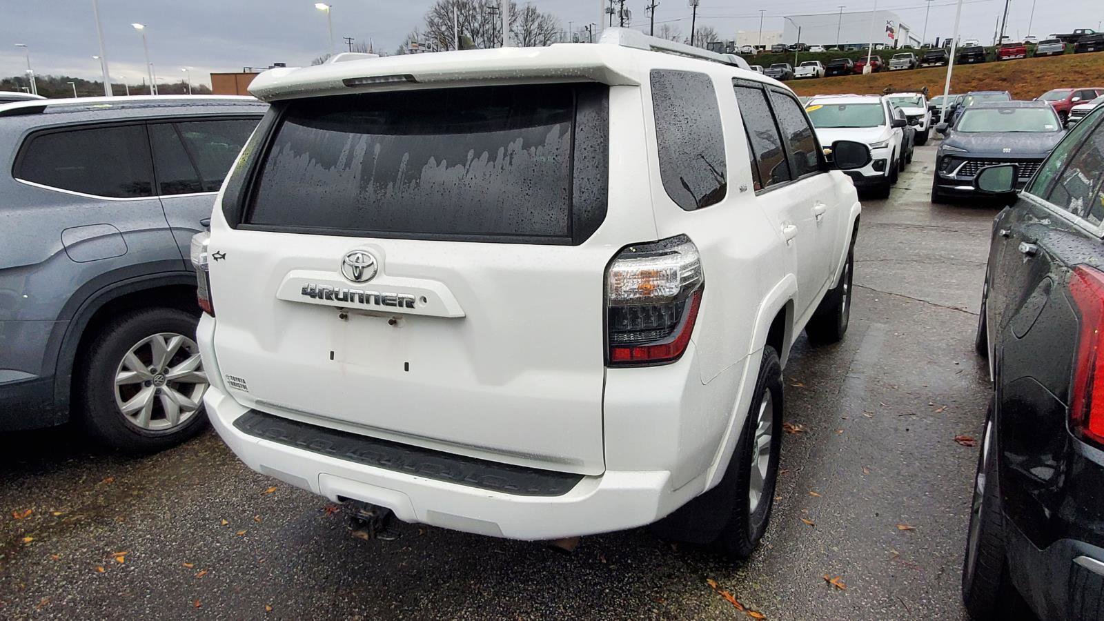 Used 2016 Toyota 4Runner SR5 image 9