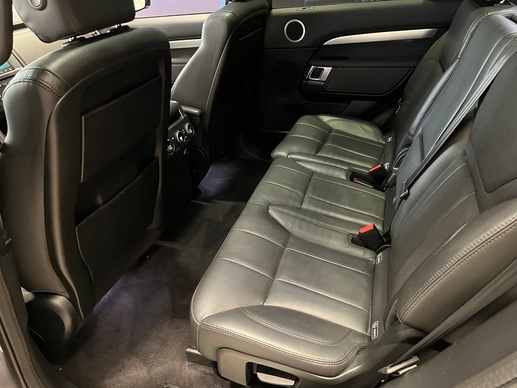 Used 2020 Land Rover Discovery Landmark AWD/4WD image 23