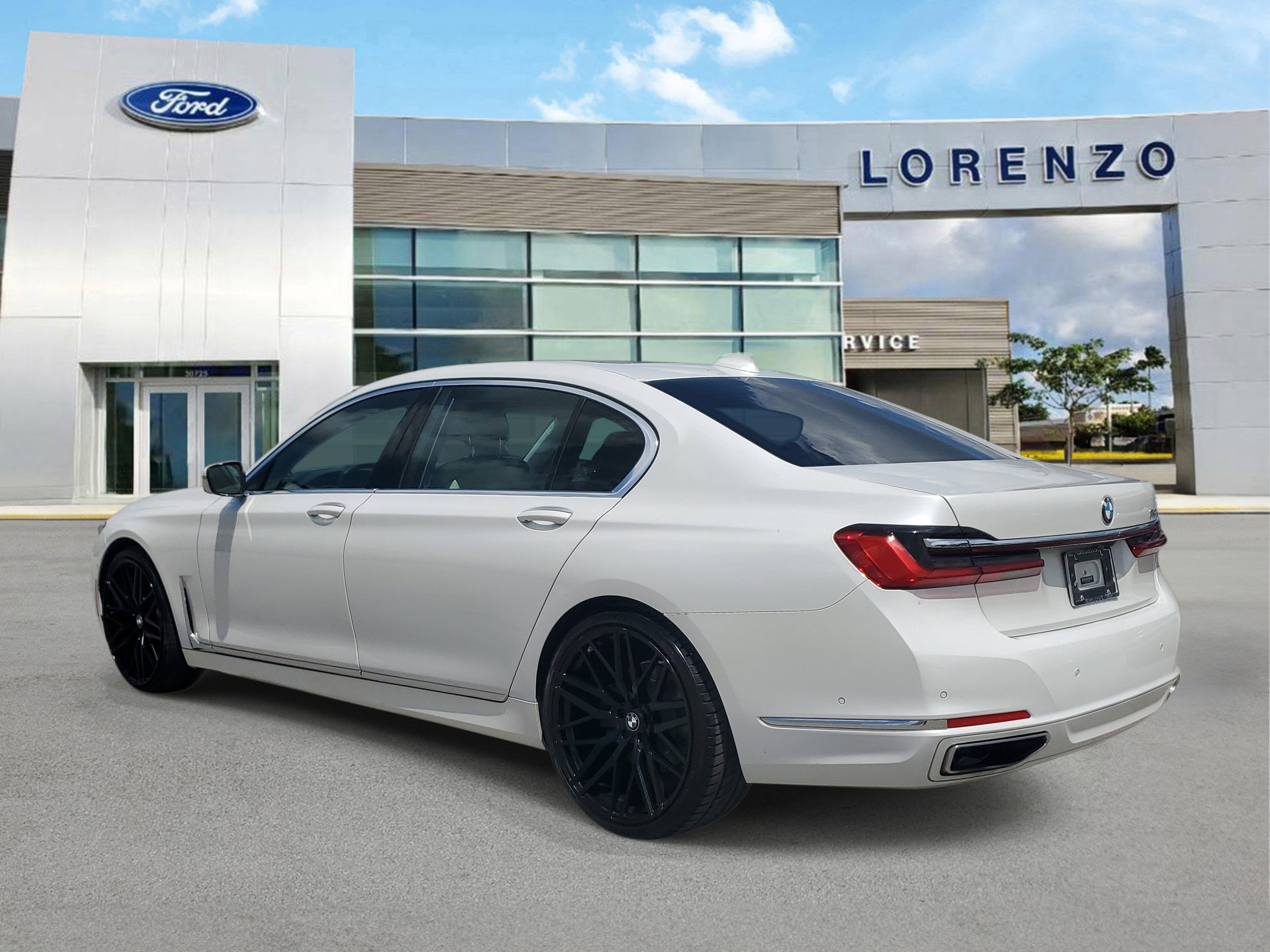 Used 2022 BMW 740i w/ Premium Package RWD image 7
