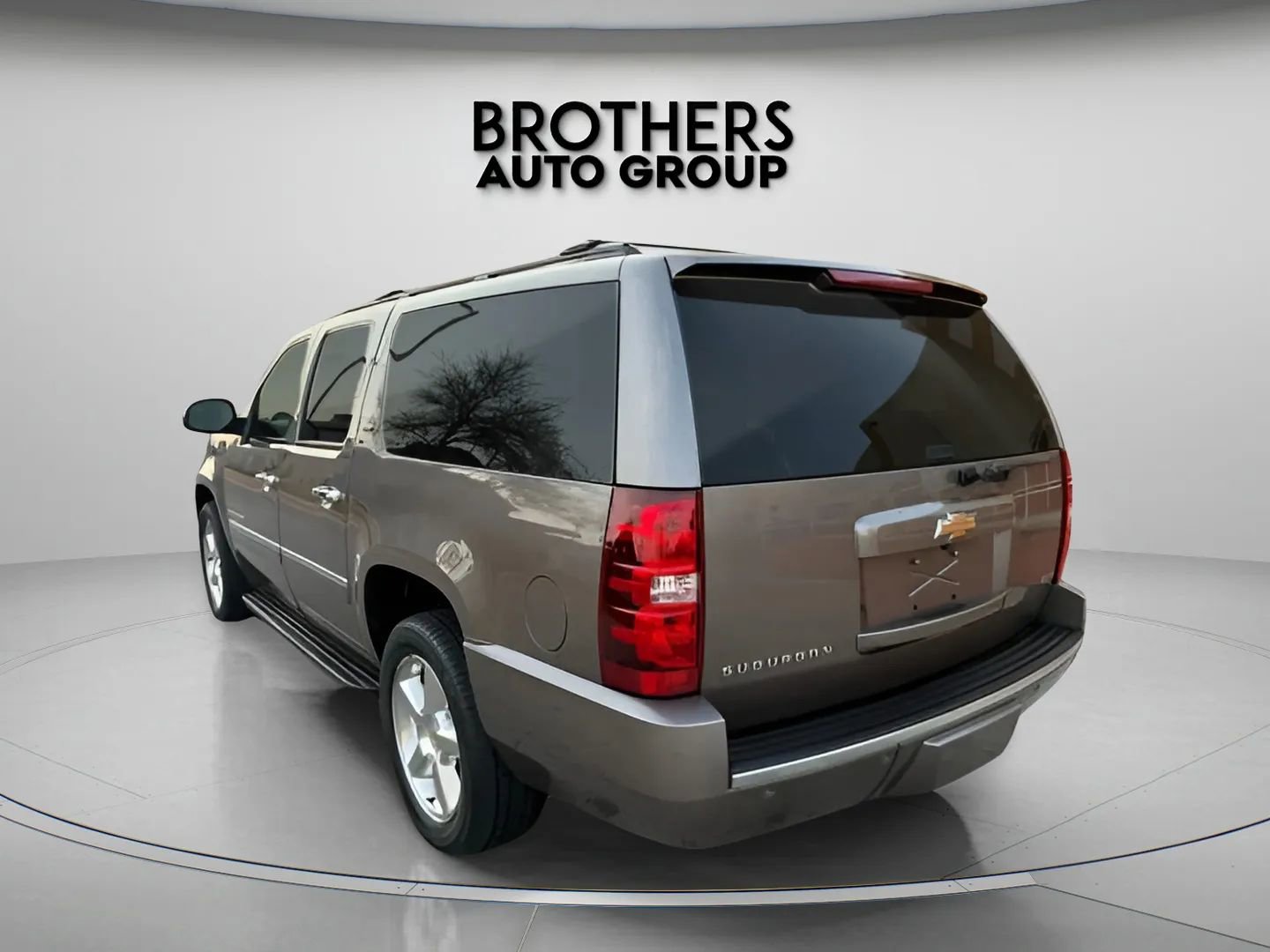 Used 2011 Chevrolet Suburban LTZ image 10