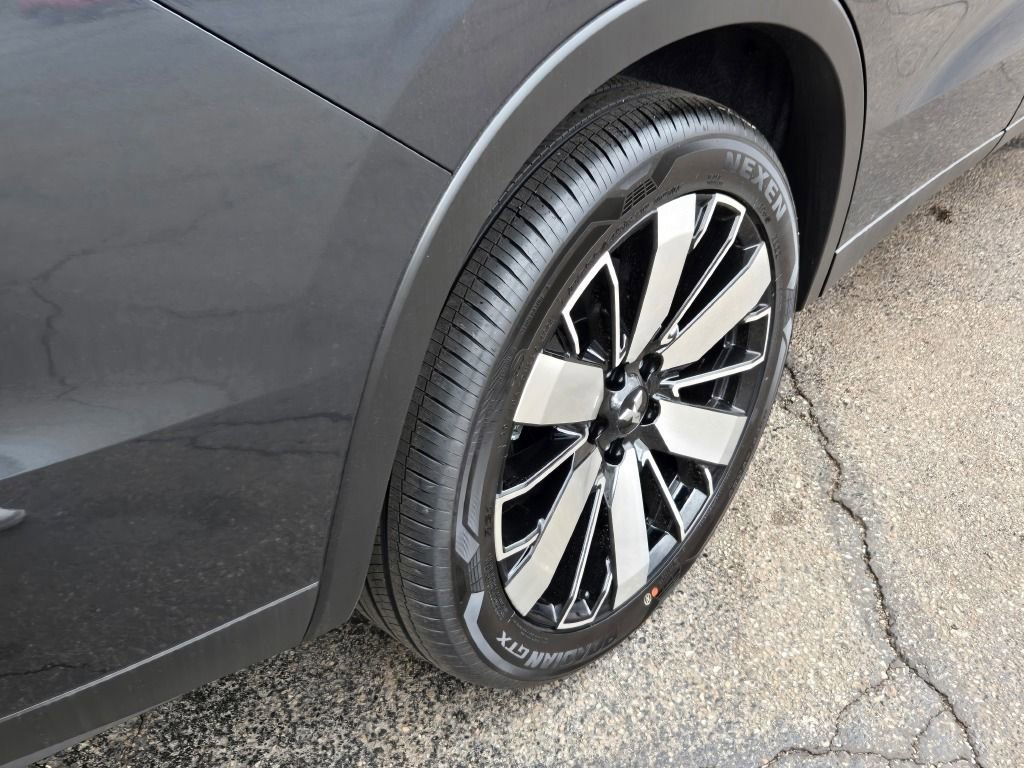 New 2025 Mitsubishi Outlander SE image 11