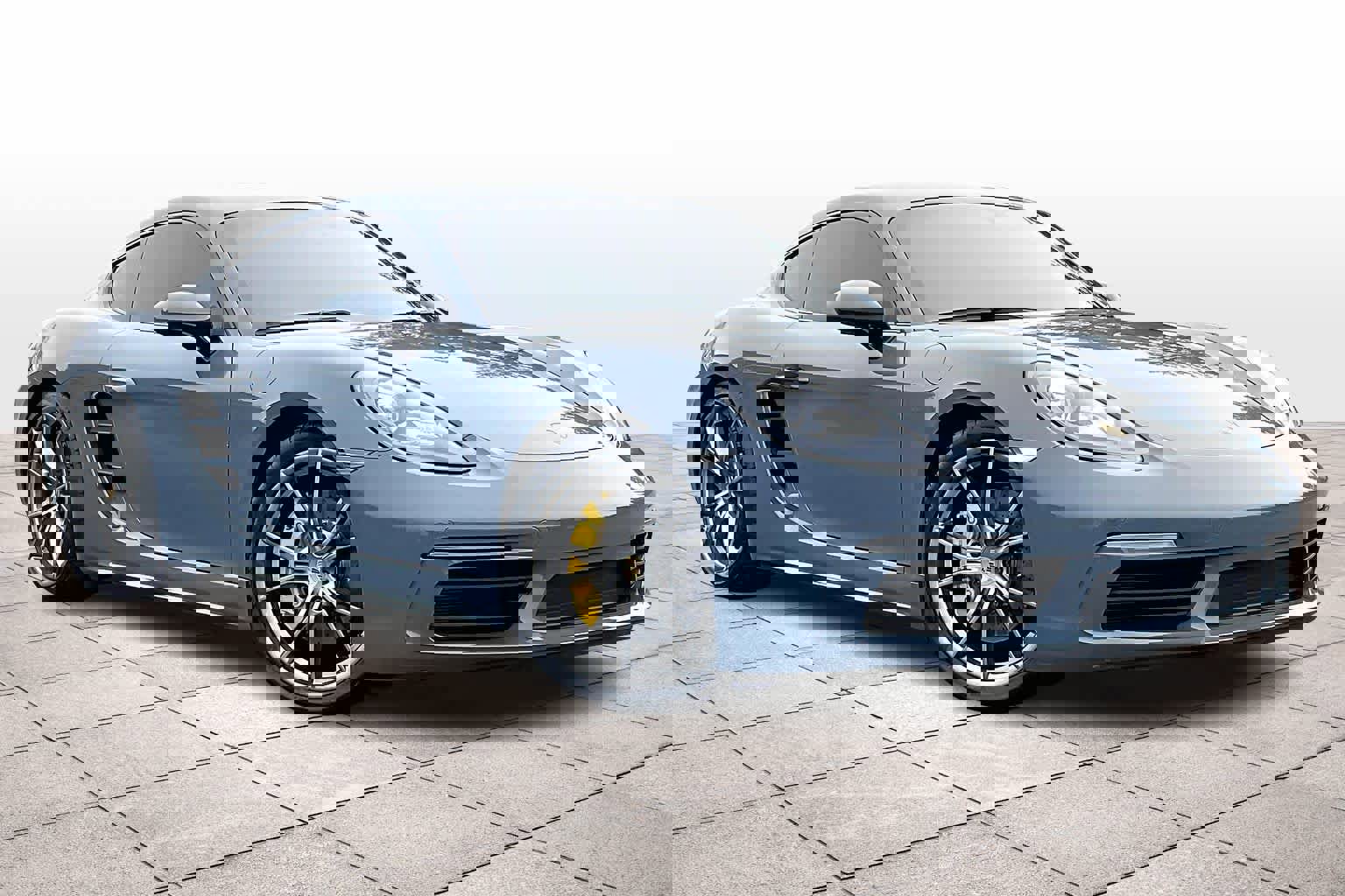 Used 2017 Porsche 718 Cayman S image 2