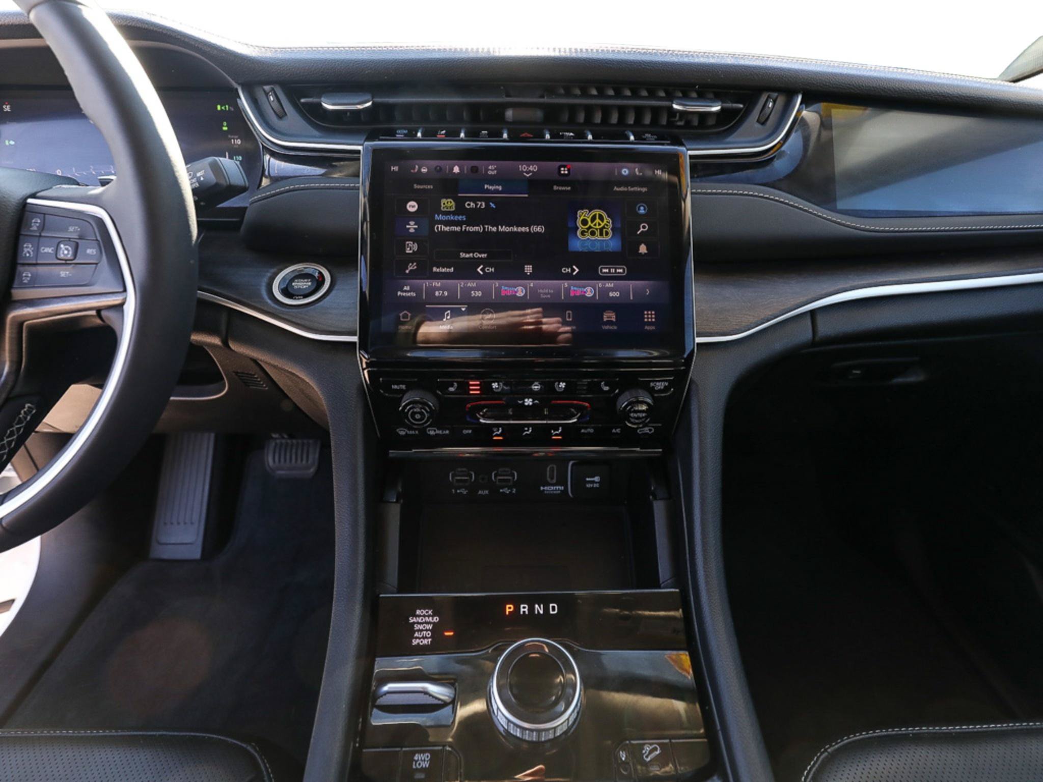 Used 2023 Jeep Grand Cherokee 30th Anniversary AWD/4WD image 16