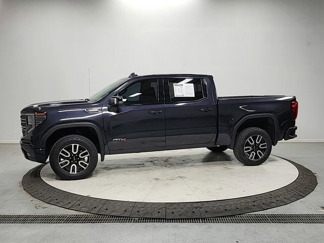 Used 2025 GMC Sierra 1500 AT4 w/ Technology Package AWD/4WD image 4
