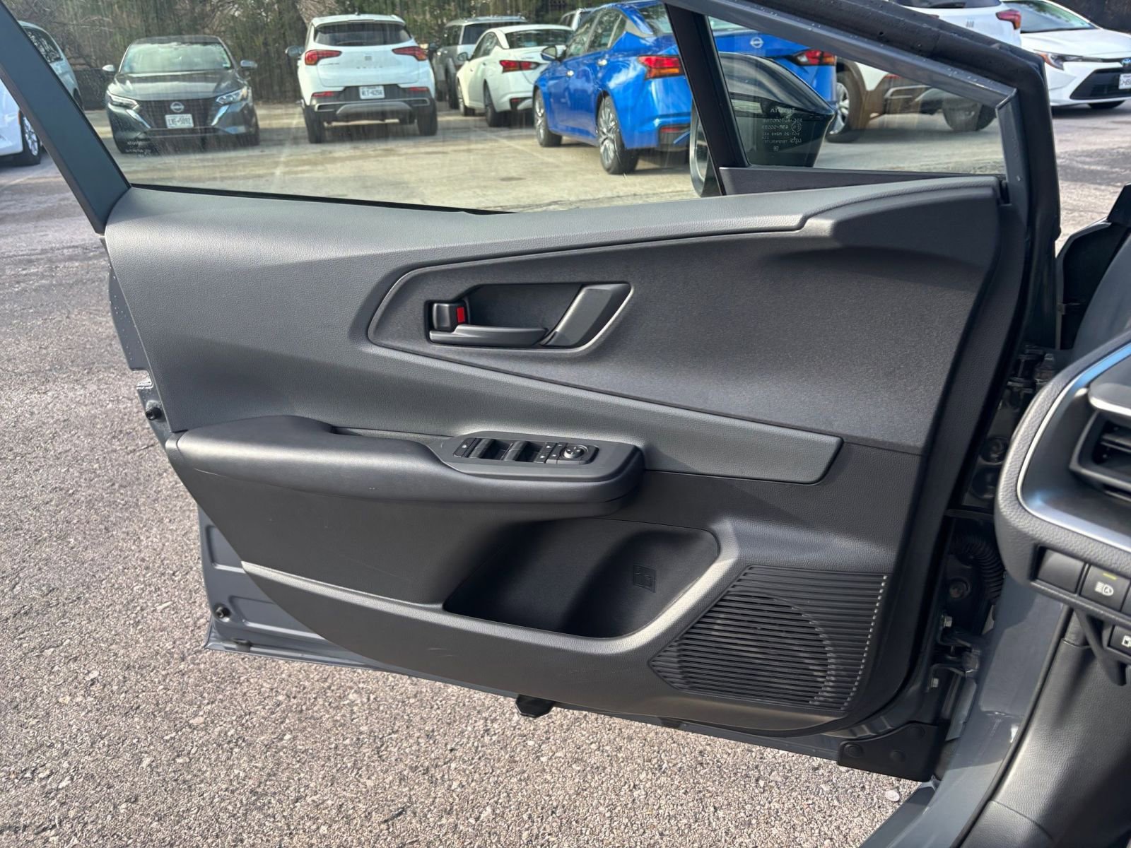 Used 2025 Toyota Prius LE image 20